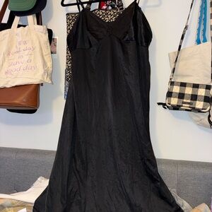 Vanity Fair Black Satin Nightwear Slip